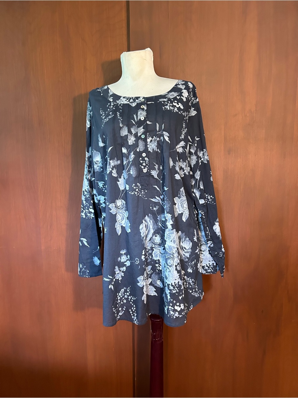 NWOT Soft Surroundings Gray Floral Shirt
